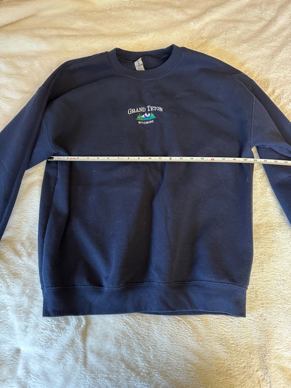 Gildan Navy Blue Grand Teton Wyoming Crewneck Sweatshirt
